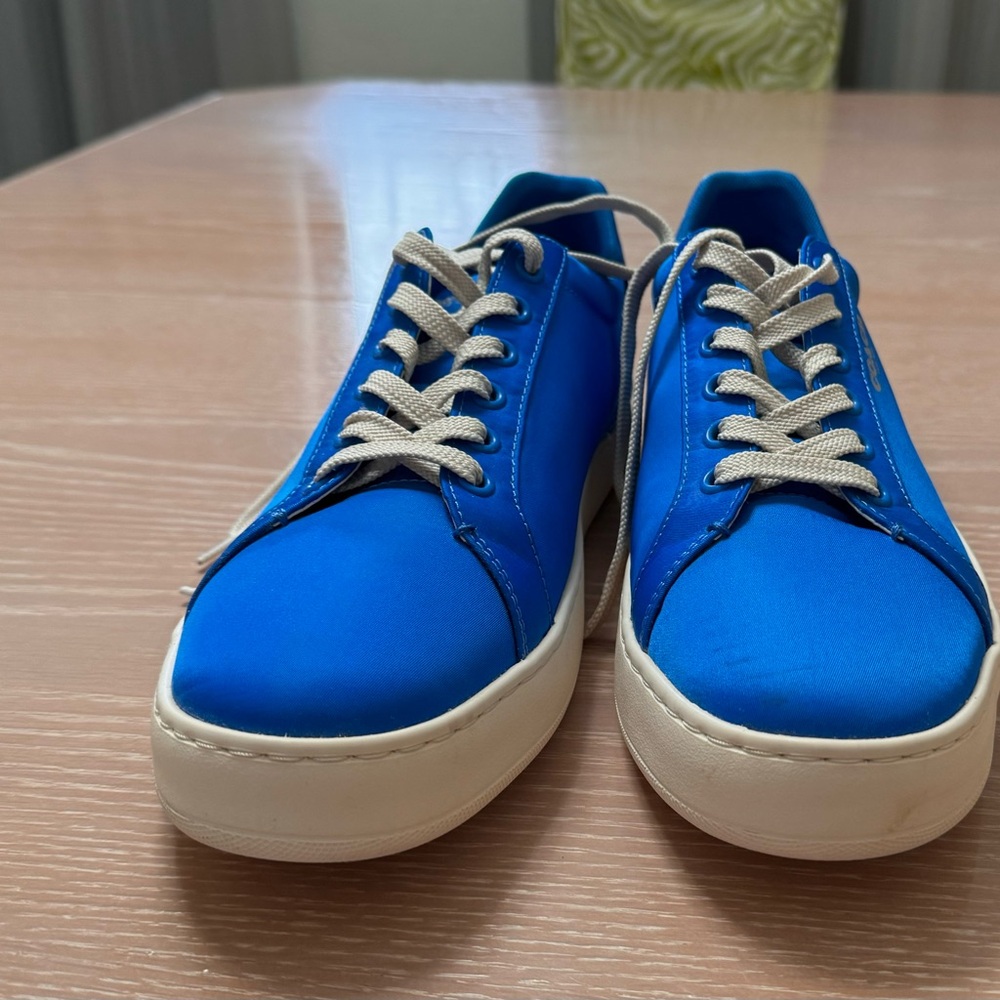 Coach Royal Blue Low-Top Sneakers with Cream Soles